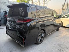 Toyota Vellfire Crown Hybrid 2.5L Graphite Gold Edition - ფოტო 6
