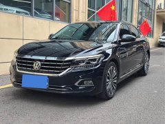 Volkswagen Passat 330TSI Luxury - ფოტო 1