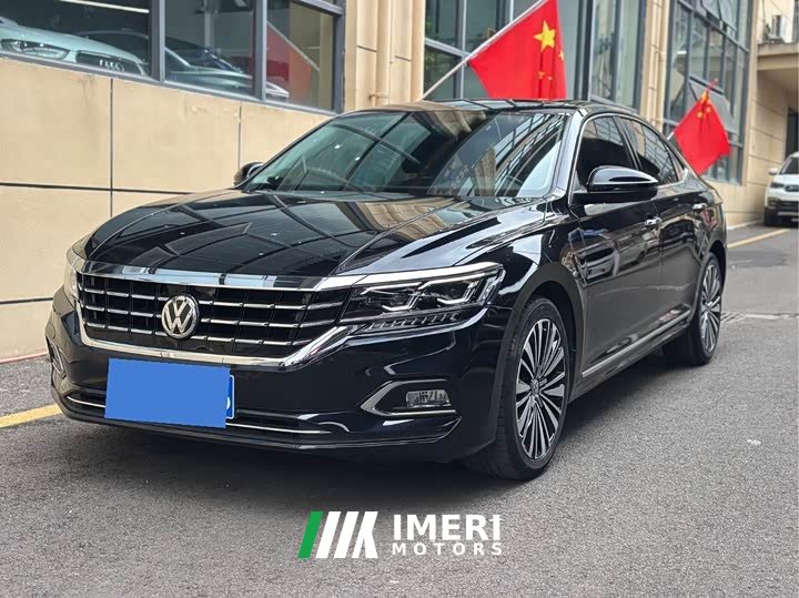 Volkswagen Passat 330TSI Luxury