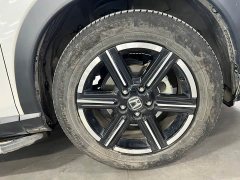 Honda Vezel 1.5L CVT Pioneer Edition - ფოტო 10
