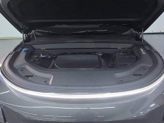 Li Auto L8 Ultra Smart Refresh Edition - ფოტო 10