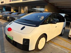 Li Auto MEGA Home Family Edition - ფოტო 1