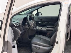 Toyota Gravia 2.5L Hybrid Prestige Plus AWD - ფოტო 6