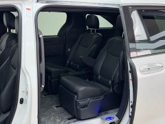 Toyota Gravia 2.5L Hybrid Prestige Plus AWD - ფოტო 7