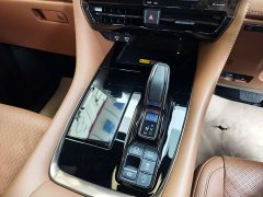 Toyota Vellfire Crown Hybrid 2.5L Ink Gold Executive Edition - ფოტო 15