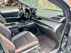 Toyota Grevias 2.5L Hybrid Flagship VIP Edition - ფოტო 10