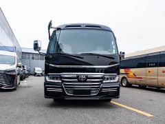 Coaster 4.0L Manual - photo 1