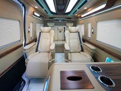 Toyota HIACE 3.5L Automatic - ფოტო 14