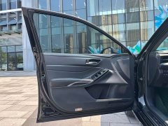 Toyota Avalon 2.0L XLE Premium Edition - ფოტო 10