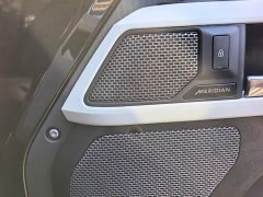 Land Rover Defender 110 P400 Dark Edition - ფოტო 15