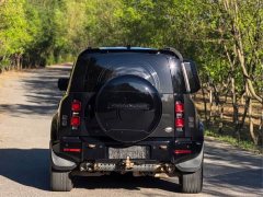 Land Rover Defender 110 P400 Dark Edition - ფოტო 5