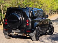 Land Rover Defender 110 P400 Dark Edition - ფოტო 6