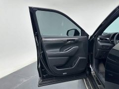 Toyota Crown Venza 2024 2.5L HEV AWD Premium - ფოტო 12