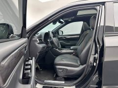 Toyota Crown Venza 2024 2.5L HEV AWD Premium - ფოტო 9