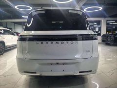 Leapmotor D19 Extended Range 500 Deluxe Edition Six-Seater - ფოტო 5