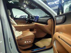 Leapmotor D19 Extended Range 500 Deluxe Edition Six-Seater - ფოტო 9