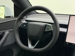 Tesla Model Y Rear-Wheel Drive - ფოტო 18