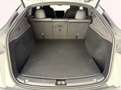 Tesla Model Y Rear-Wheel Drive - ფოტო 8