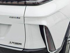Cadillac IQ Sharp Song 2022 Rear-Wheel Drive Long Range Luxury - ფოტო 5
