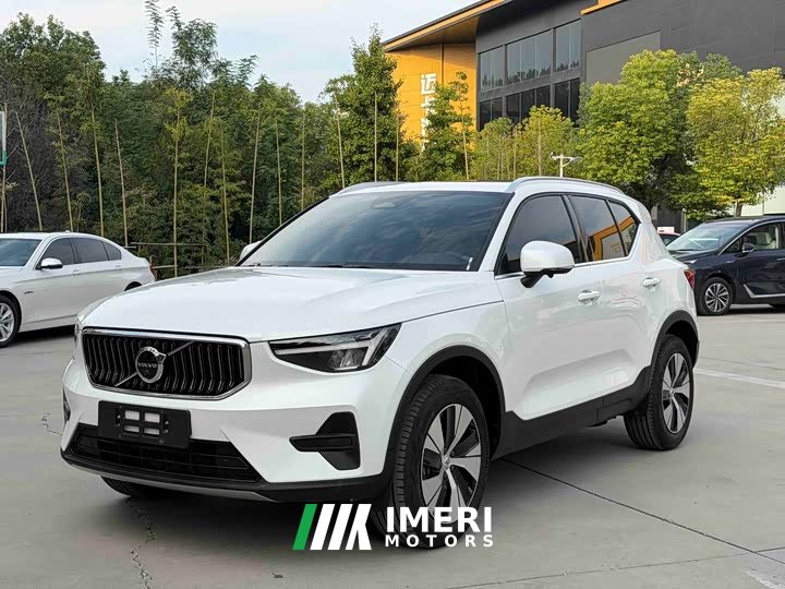 Volvo XC40 B3 Smart Luxury Edition - ავტომობილი ჩინეთიდან