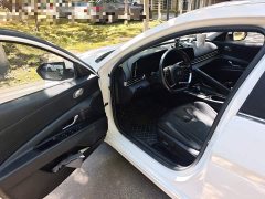 Hyundai Elantra 1.5L CVT Luxury - ფოტო 12
