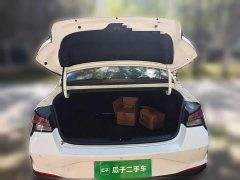 Hyundai Elantra 1.5L CVT Luxury - ფოტო 15