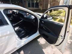 Hyundai Elantra 1.5L CVT Luxury - ფოტო 19