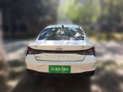 Hyundai Elantra 1.5L CVT Luxury - ფოტო 3