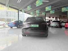 Tesla Model Y Rear-Wheel Drive - ფოტო 2