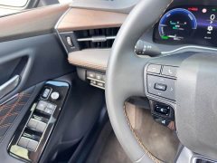 Toyota Camry Hybrid 2.0L Premium - ფოტო 13