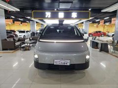 Li Auto Li Xiang MEGA Ultra - ფოტო 1