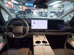Li Auto Li Xiang MEGA Ultra - ფოტო 5