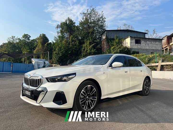 BMW 5 Series 525Li M Sport Package - ავტომობილი ჩინეთიდან