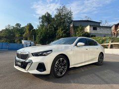 BMW 5 Series 525Li M Sport Package - ფოტო 1