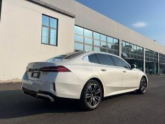 BMW 5 Series 525Li M Sport Package - ფოტო 7