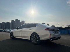 BMW 5 Series 525Li M Sport Package - ფოტო 9