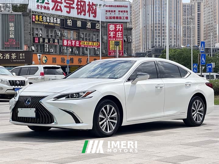 Lexus ES 300h Elite Edition National V Emission Standard