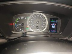 Toyota Corolla Hybrid 1.8H E-CVT Sport - ფოტო 7