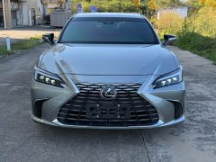 Lexus ES 300h Premium Edition - ფოტო 2