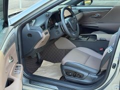 Lexus ES 300h Premium Edition - ფოტო 3