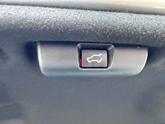 Lexus ES 300h Premium Edition - ფოტო 8