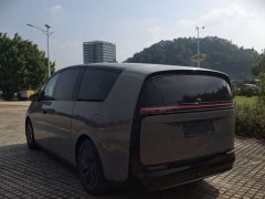 Li Auto Li Xiang MEGA Ultra - ფოტო 10