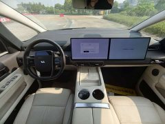 Li Auto Li Xiang MEGA Ultra - ფოტო 7