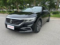 Volkswagen Passat 330TSI Luxury - ფოტო 1
