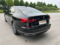 Volkswagen Passat 330TSI Luxury - ფოტო 13