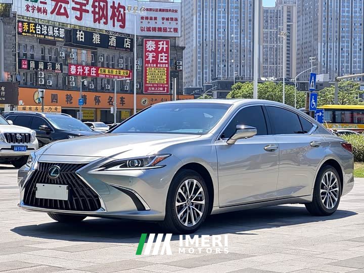 Lexus ES 260 Excellence Edition - ავტომობილი ჩინეთიდან