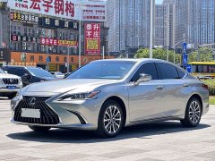 Lexus ES 260 Excellence Edition - ფოტო 1