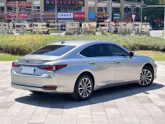 Lexus ES 260 Excellence Edition - ფოტო 4