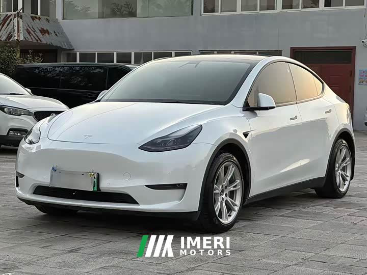 Tesla Model Y Standard Range RWD