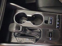 Toyota Crown Venza 2021 2.5L HEV AWD Premium - ფოტო 13